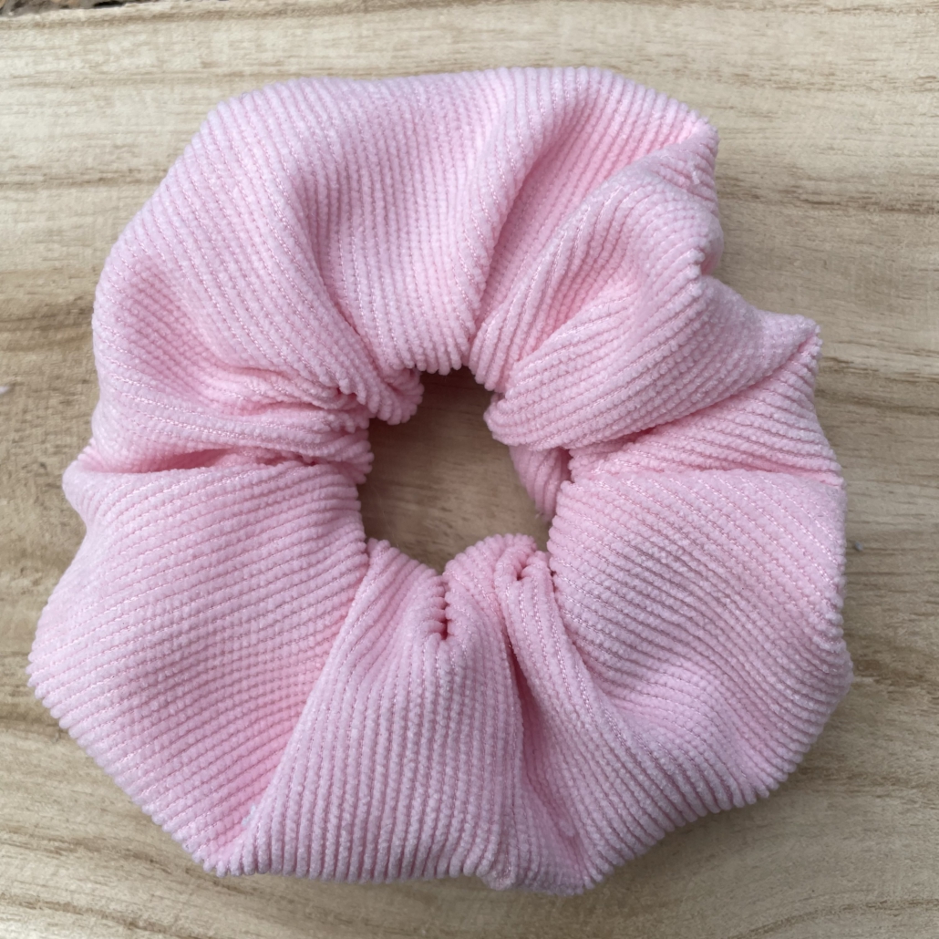 Scrunchie corduroy roze