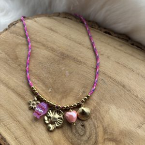 Ketting met diverse hangers | roze